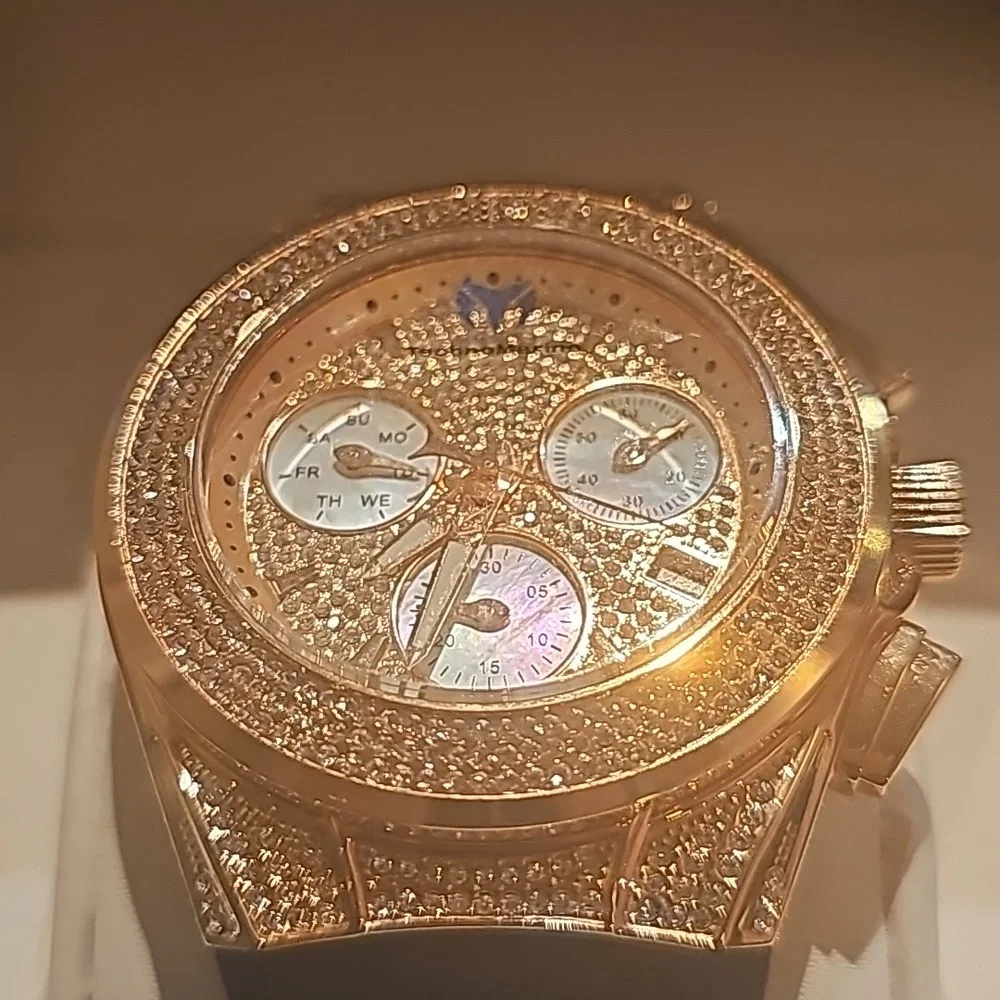 TechnoMarine Women's Rose gold watch - Picture 3 of 17